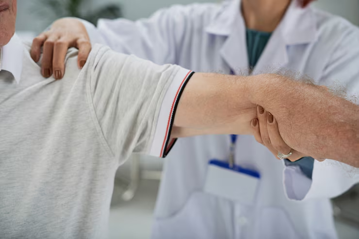 How the Top Arthritis Doctor in Whittier Helps Manage Joint Pain and Mobility